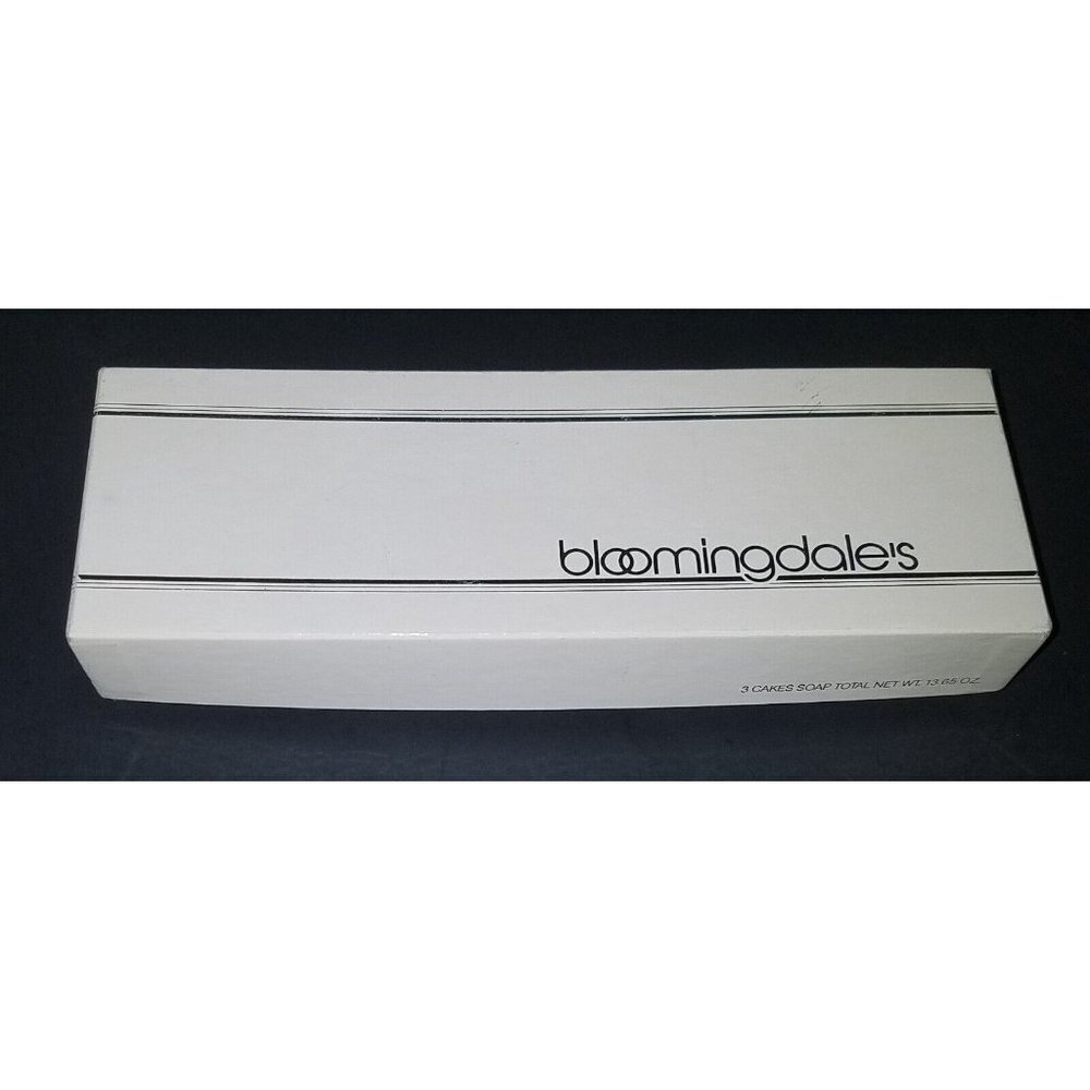 VTG Bloomingdale's Scented Beige Sandalwood 3 Cakes Soap NEW OLD STOCK in box - Picture 3 of 9